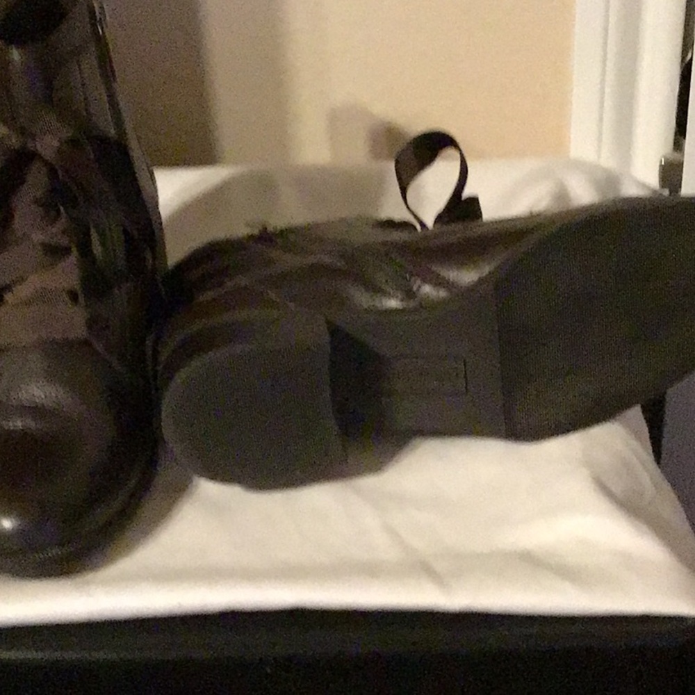 tie up leather boots gently used